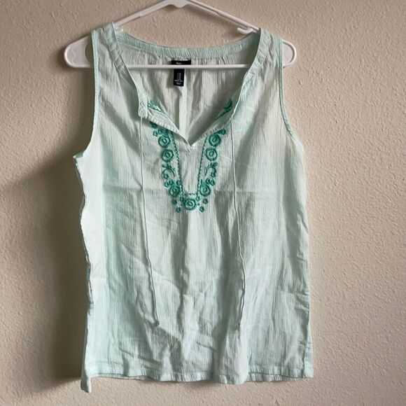 Gap Mint V Neck Embroidered Tank - Picture 2 of 6